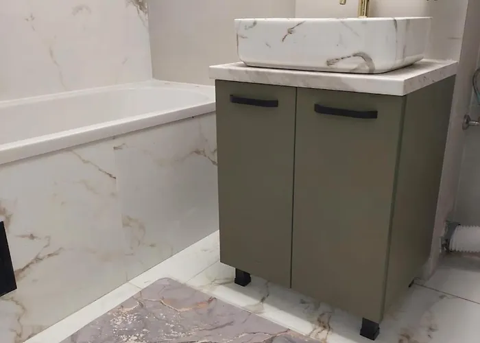 The Oasis アパート